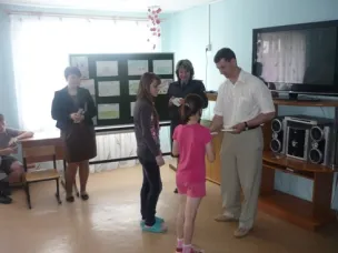 С подарками и хорошим настроением